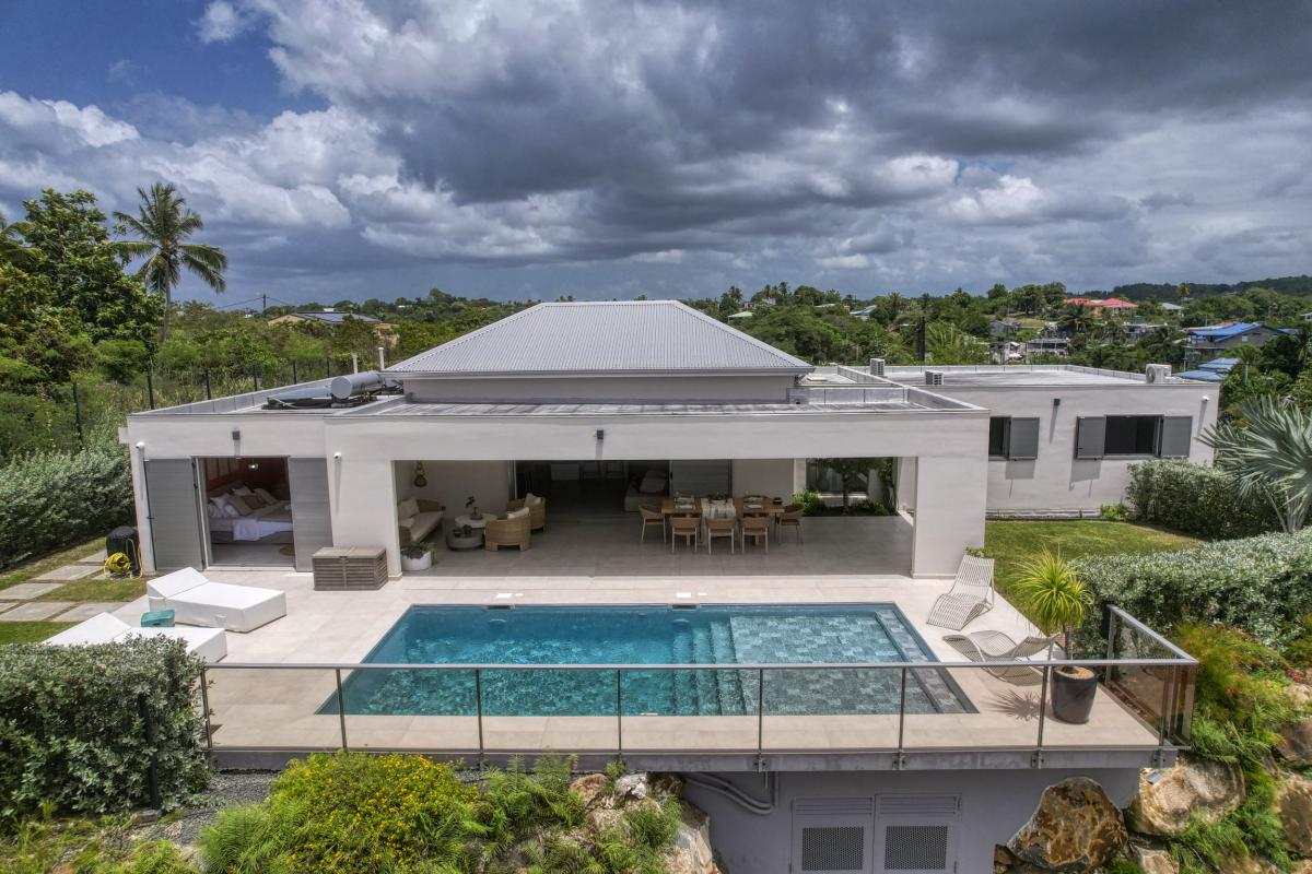 43.Location villa piscine Gosier Guadeloupe_Vue Ensemble